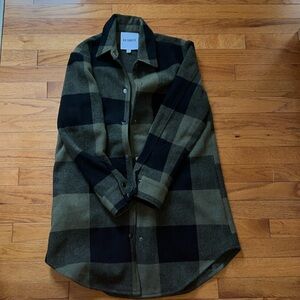 *EUC* BB Dakota Shacket - Size Small *Rare Green!*